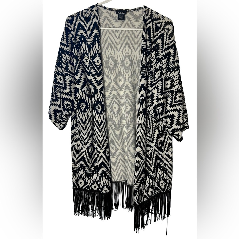 Rue21 Black and White Patterned Women's Open Front Fringed Cardigan